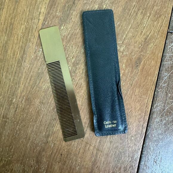 Vintage Polished Brass Pocket Comb with genuine black‎ leather carrying case - Picture 3 of 8